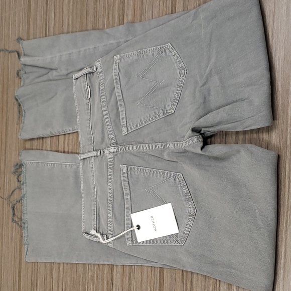 MOTHER The Weekender Fray in Lead Gray (26" waist) - Picture 10 of 14